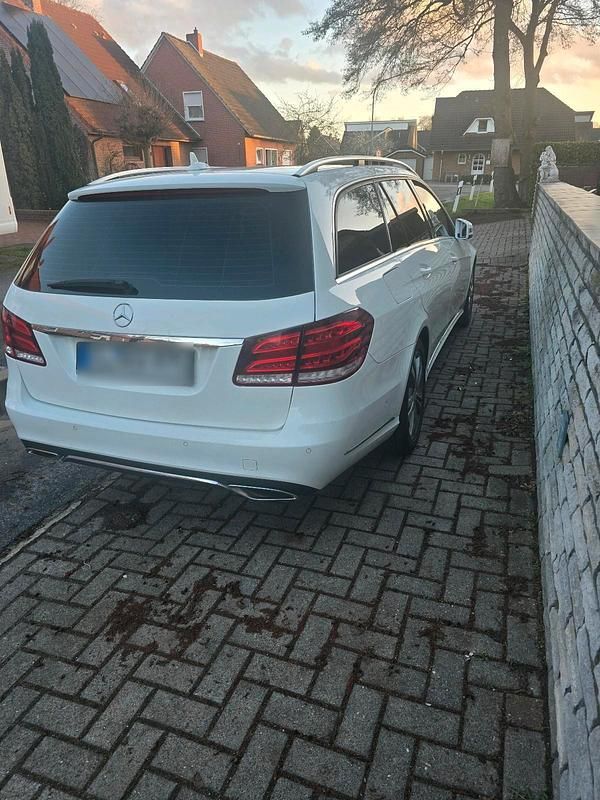 Gebraucht Mercedes E220 170 PS (125 kW) 2013 Weiß Kombi