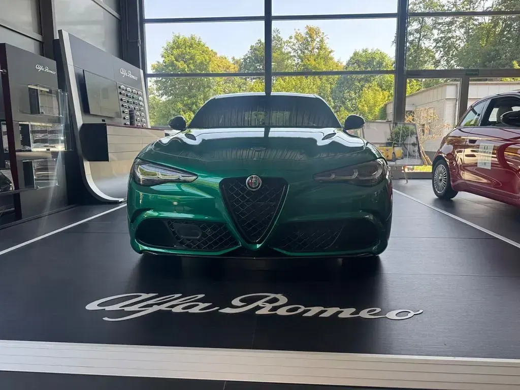 Neu Alfa Romeo Giulia Quadrifoglio 519 PS (381 kW) 2026 Grün Limousine