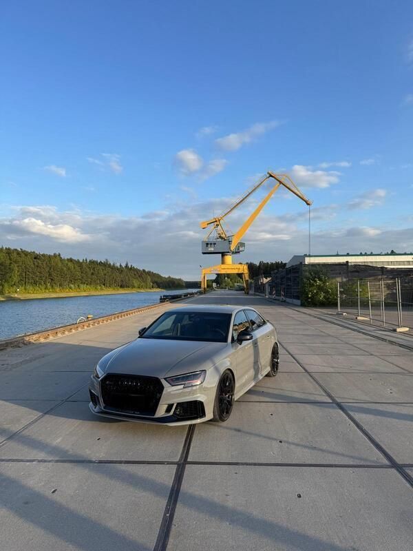 Grau Gebraucht 2020 Audi RS3 Competition Kleinwagen | 56.000 € - Bild 1/3