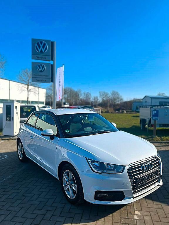 Gebraucht Audi A1 Basis 95 PS (69 kW) 2015 Weiß Kleinwagen