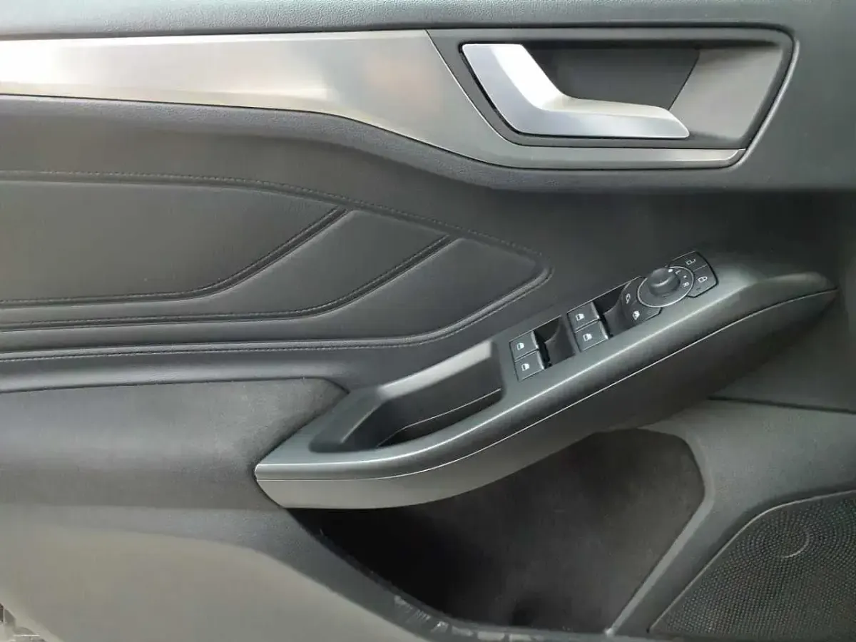 Gebraucht Ford Focus Titanium 116 PS (85 kW) 2023 Agate black metallic Kombi