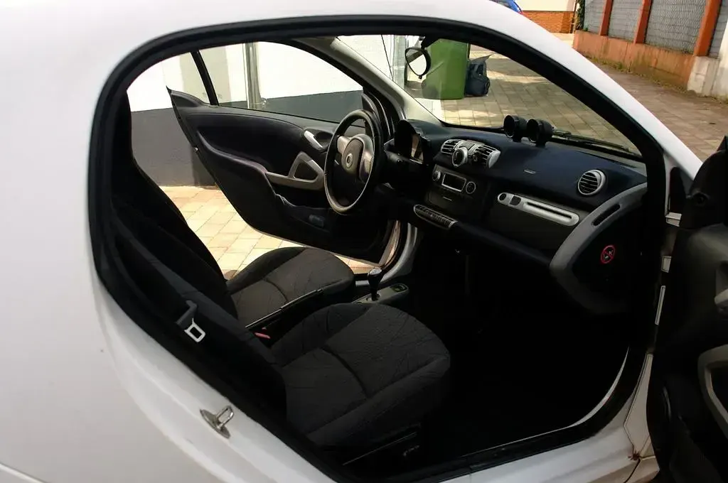 Gebraucht Smart ForTwo Coupé 71 PS (52 kW) 2011 Weiß Coupé