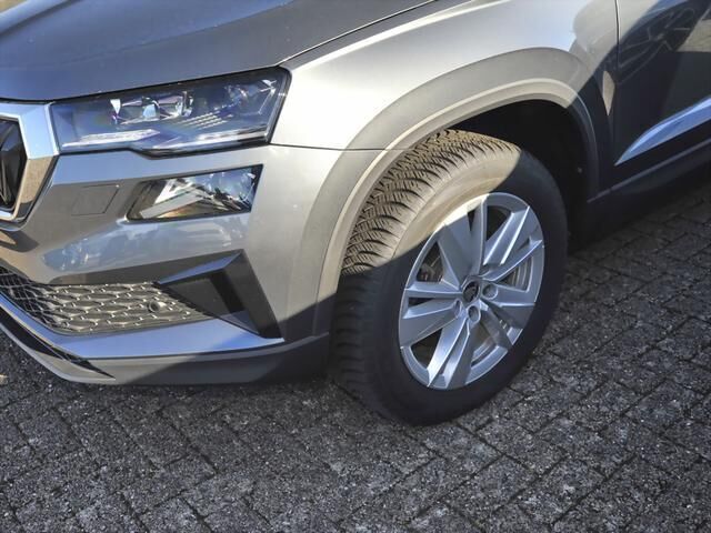 Gebraucht Skoda Karoq Selection 150 PS (110 kW) 2024 Graphitegrau met. SUV