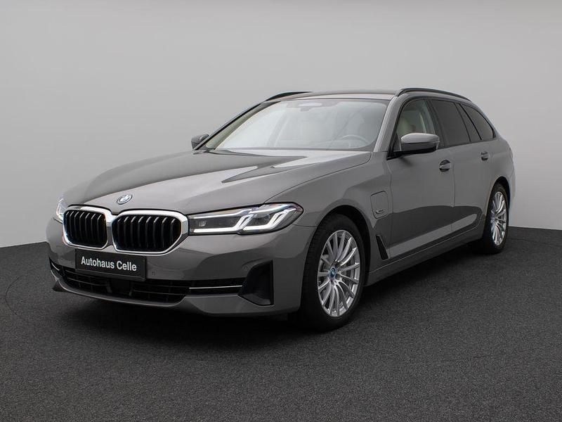 Grau Gebraucht 2022 BMW 530e Limousine | 29.999 € (Guter Preis) - Bild 1/4