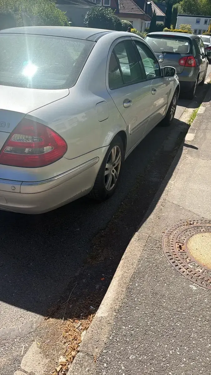 Second-hand Mercedes E220 Elegance 150 CP (110 kW) 2004 Argintiu Berlinǎ