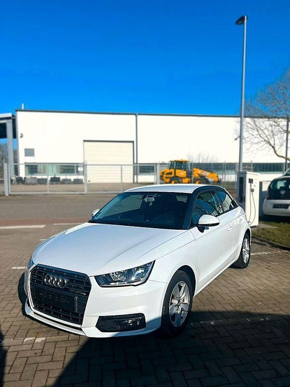 Gebraucht Audi A1 Basis 95 PS (69 kW) 2015 Weiß Kleinwagen