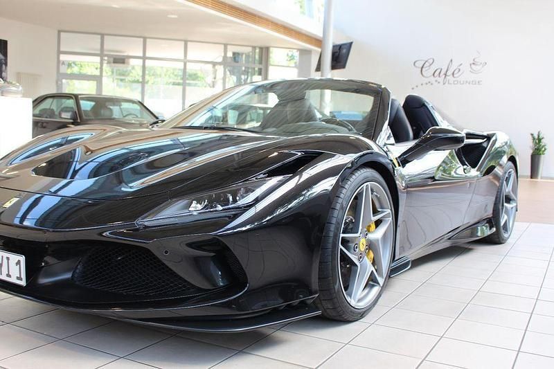 Gebraucht Ferrari F8 721 PS (530 kW) 2022 Schwarz Cabrio