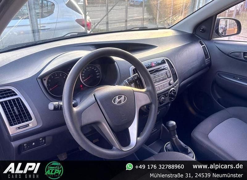 Gebraucht Hyundai i20 Edition 86 PS (63 kW) 2014 Schwarz Kleinwagen