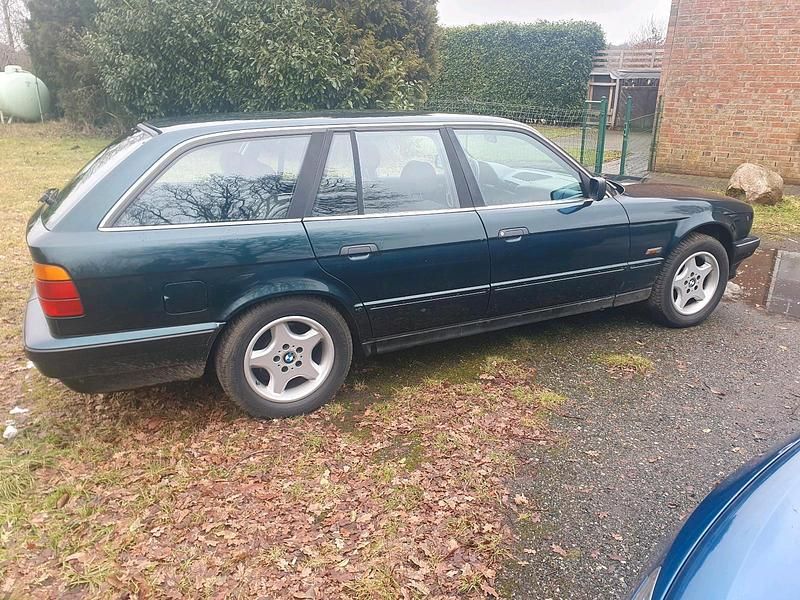Gebraucht BMW 518 Basis 115 PS (84 kW) 1996 Grün Kombi