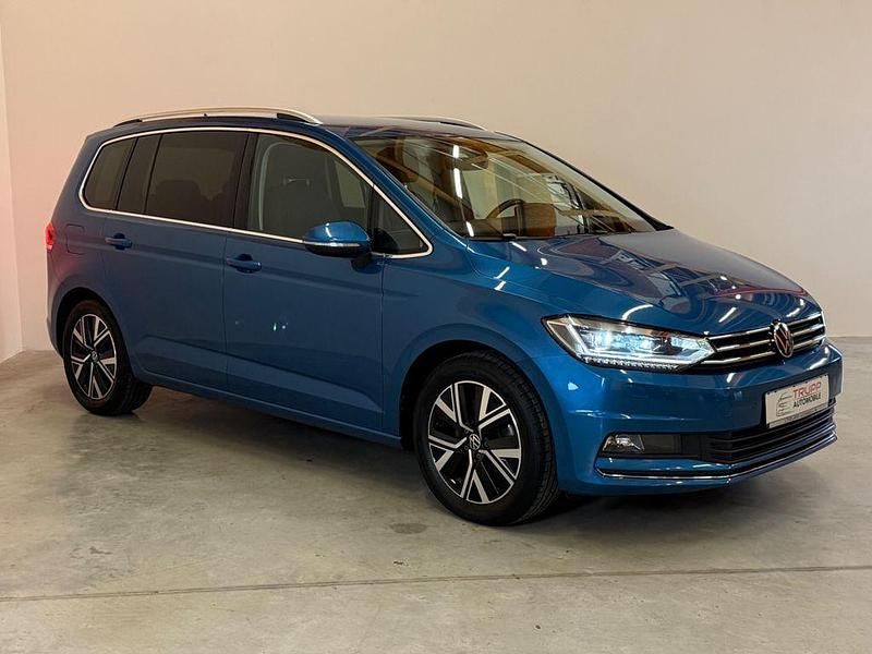 Gebraucht VW Touran Highline 150 PS (110 kW) 2023 Blau Van / Kleinbus