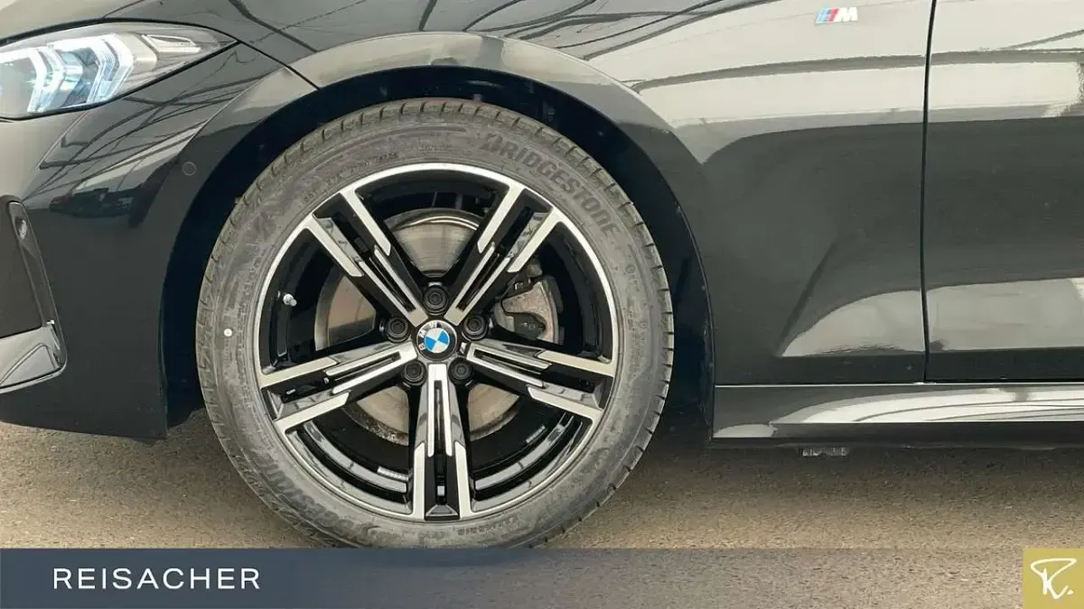 Gebraucht BMW 320 M Sport 184 PS (135 kW) 2025 Saphirschwarz metallic Limousine
