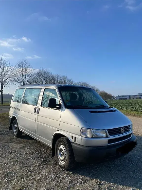 Second-hand VW Caravelle 102 CP (75 kW) 2001 Argintiu Van