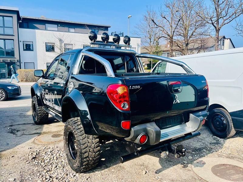 Gebraucht Mitsubishi L200 167 PS (122 kW) 2008 Schwarz Abholung