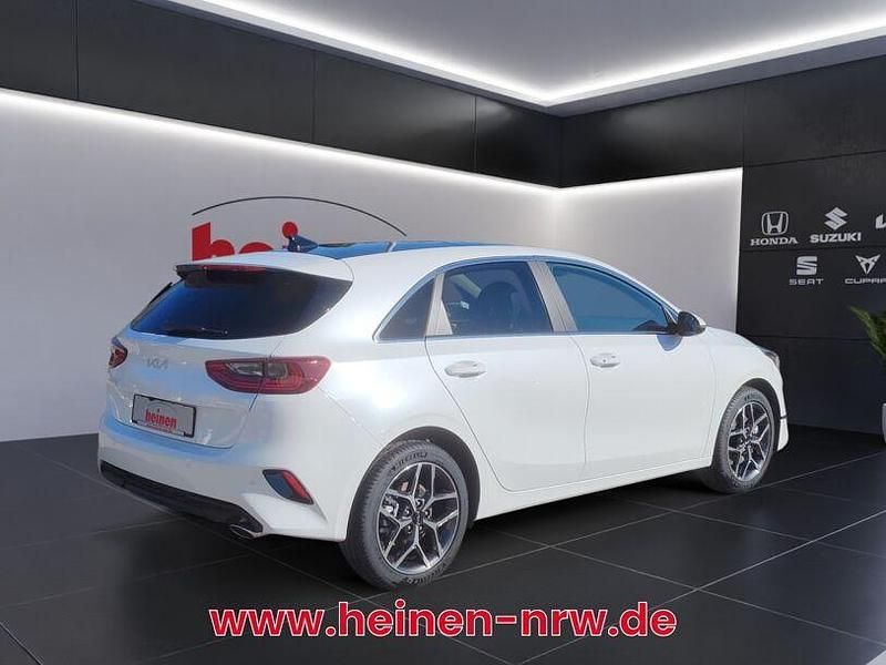 Gebraucht Kia Ceed Platinum 140 PS (102 kW) 2024 Weiß Kleinwagen