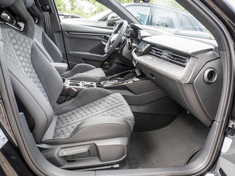 Gebraucht Audi RS3 Sport 400 PS (294 kW) 2025 Mythosschwarz Limousine