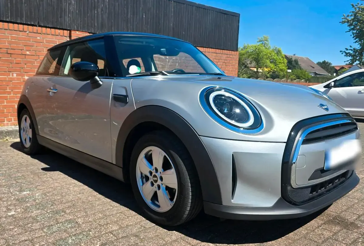 Gebraucht Mini Cooper Essential 136 PS (100 kW) 2023 Grau Kleinwagen