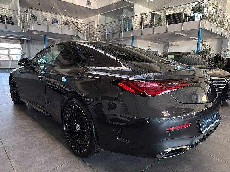 Gebraucht Mercedes CLE300 Premium 258 PS (189 kW) 2024 Grau Coupé