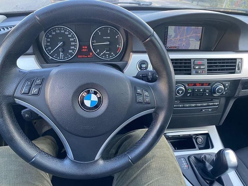 Gebraucht BMW 320 Performance 184 PS (135 kW) 2011 Schwarz Kombi