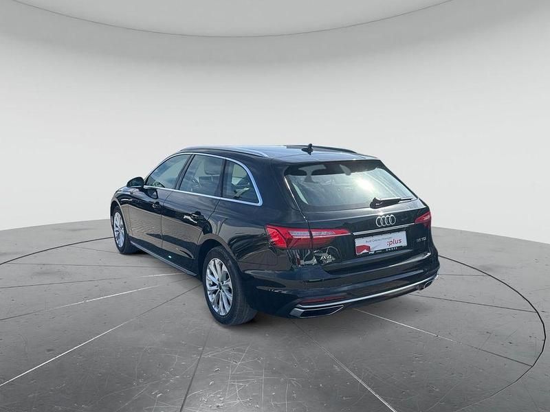 Gebraucht Audi A4 Advanced Plus 163 PS (119 kW) 2022 Mythosschwarz metallic Kombi
