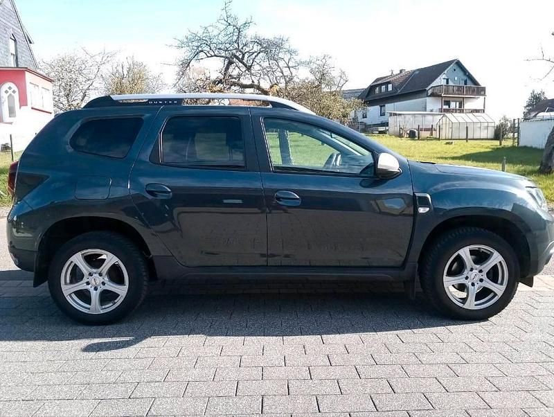 Gebraucht Dacia Duster Prestige 116 PS (85 kW) 2019 Grau SUV