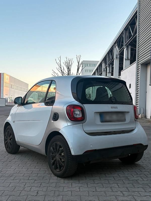 Gebraucht Smart ForTwo Coupé 71 PS (52 kW) 2015 Weiß Coupé