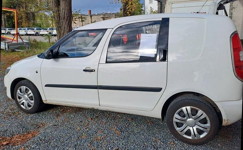 Weiß Gebraucht 2014 Skoda Roomster Abholung | 3.300 € (Guter Preis) - Bild 1/4