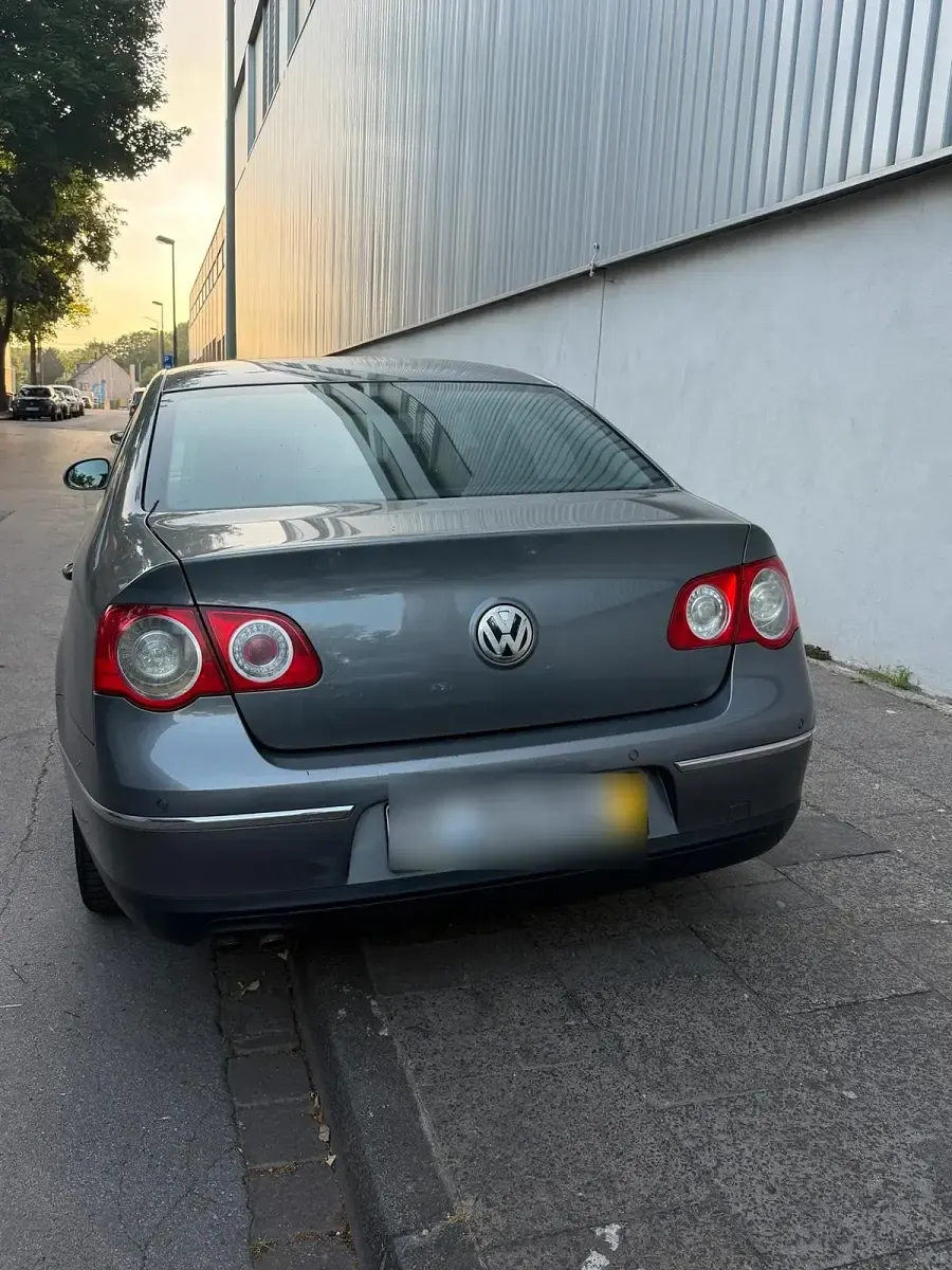 Gebraucht VW Passat 140 PS (102 kW) 2005 Grau Limousine