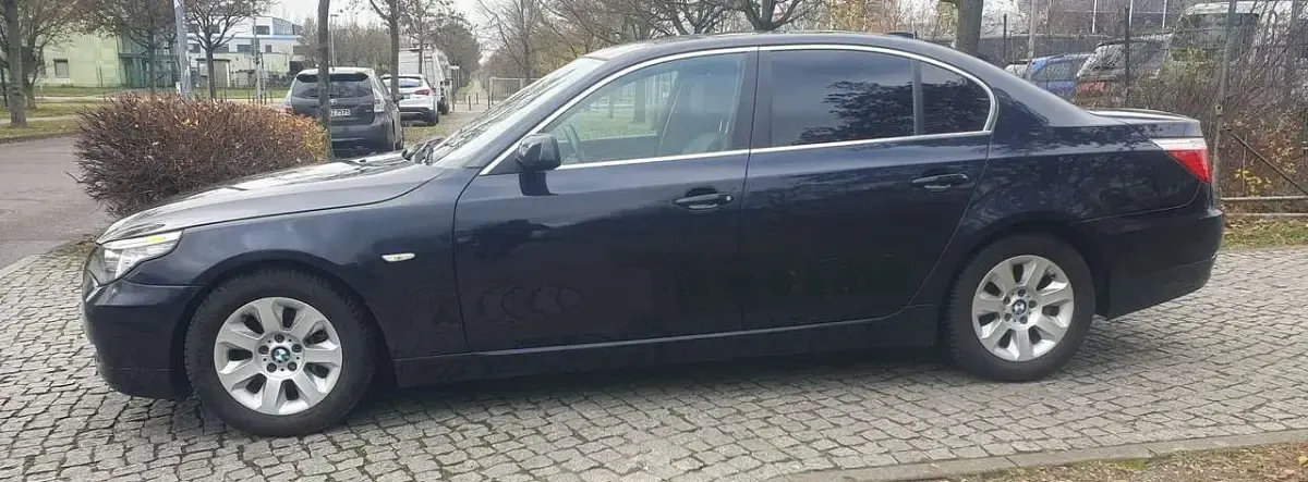 Gebraucht BMW 523 190 PS (139 kW) 2009 Monacoblau metallic Limousine