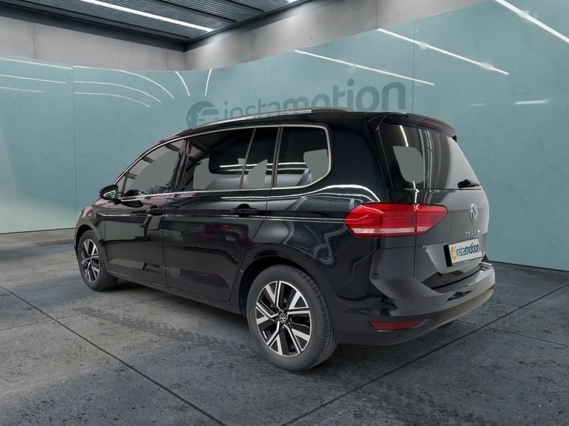 Gebraucht VW Touran Highline 150 PS (110 kW) 2022 Schwarz Van / Kleinbus