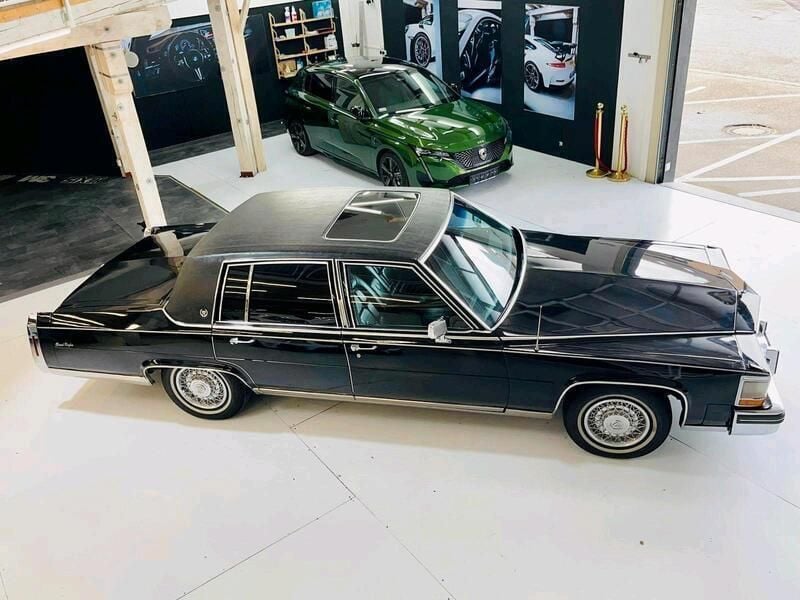 Schwarz Gebraucht 1985 Cadillac Fleetwood Limousine | 22.333 € - Bild 1/4