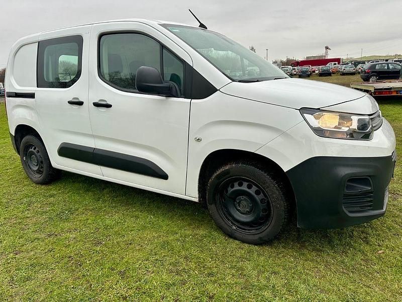 Gebraucht Citroën Berlingo 102 PS (75 kW) 2020 Weiß Van / Kleinbus