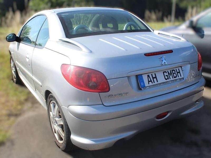 Gebraucht Peugeot 206 109 PS (80 kW) 2006 Grau Cabrio