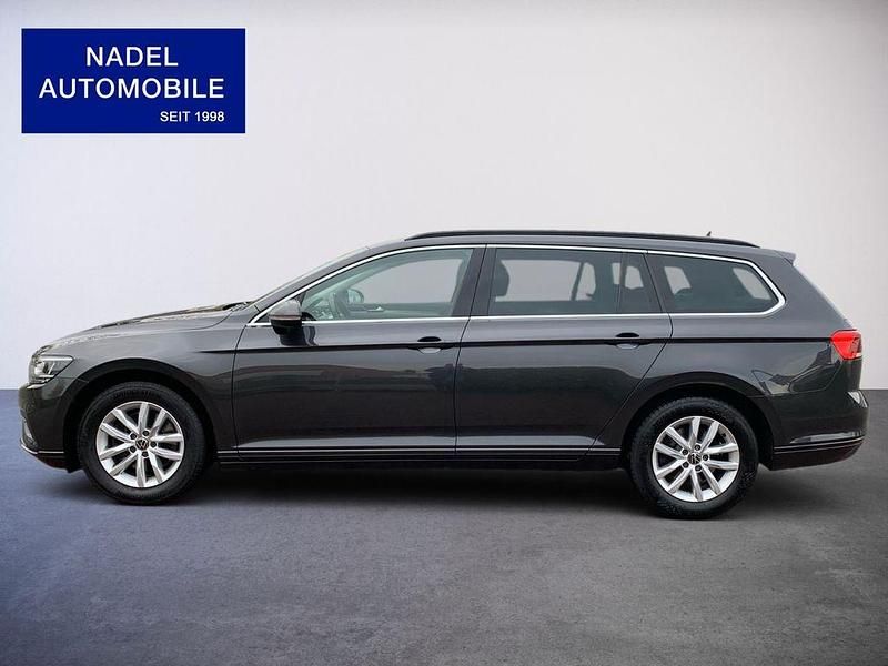 Gebraucht VW Passat Business 150 PS (110 kW) 2023 Grau Kombi