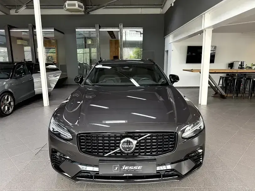 Gebraucht Volvo V90 Plus 253 PS (186 kW) 2023 Platinum grey / metallic Kombi