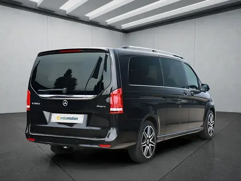 Gebraucht Mercedes V300 237 PS (174 kW) 2024 Schwarz Van / Kleinbus