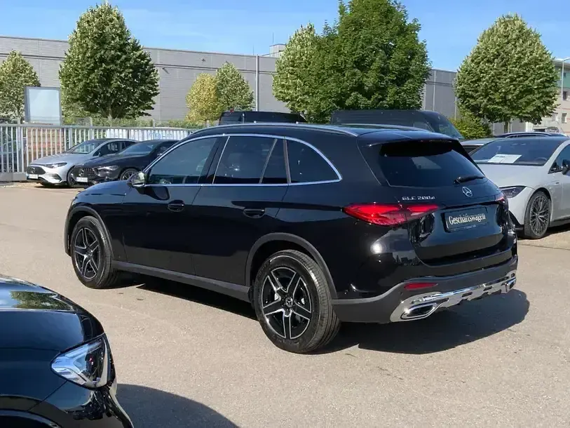 Gebraucht Mercedes GLC200 AMG 163 PS (119 kW) 2026 Schwarz SUV