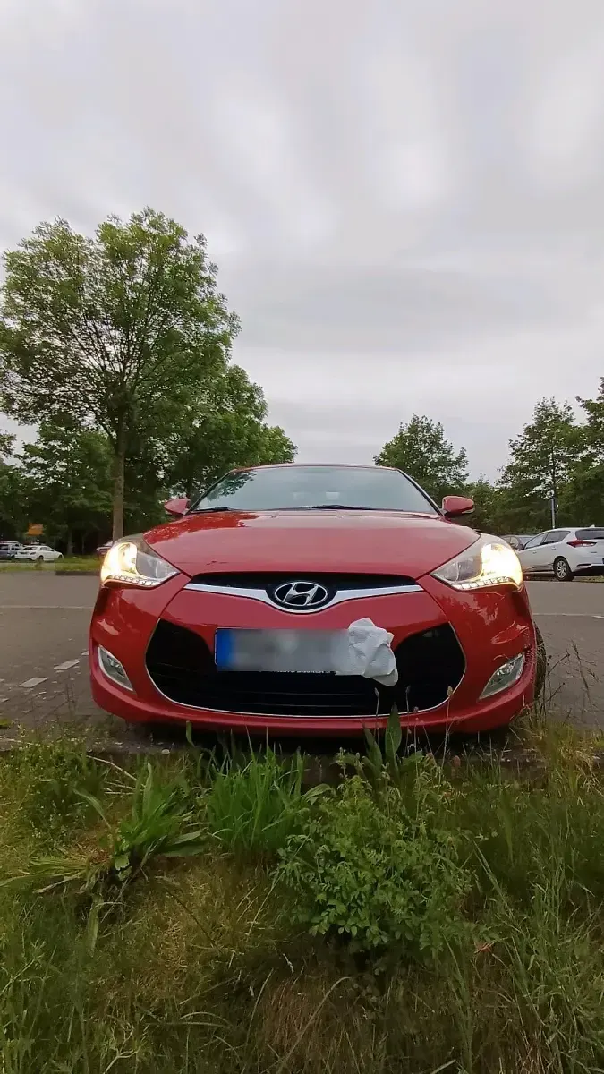 Gebraucht Hyundai Veloster 140 PS (102 kW) 2012 Rot Kleinwagen