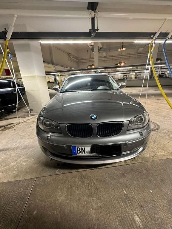 Gebraucht BMW 118 Sport Line 143 PS (105 kW) 2010 Grau Kleinwagen