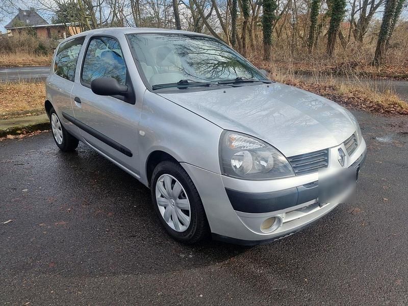 Gebraucht Renault Clio II Campus 58 PS (42 kW) 2007 Silber Kleinwagen