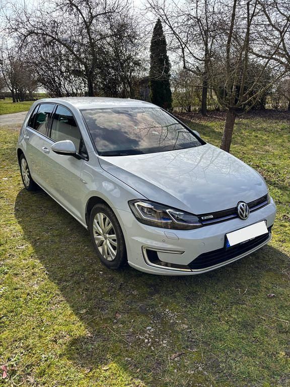 Gebraucht VW e-Golf 150 kW (204 PS) 2018 Weiß Kleinwagen