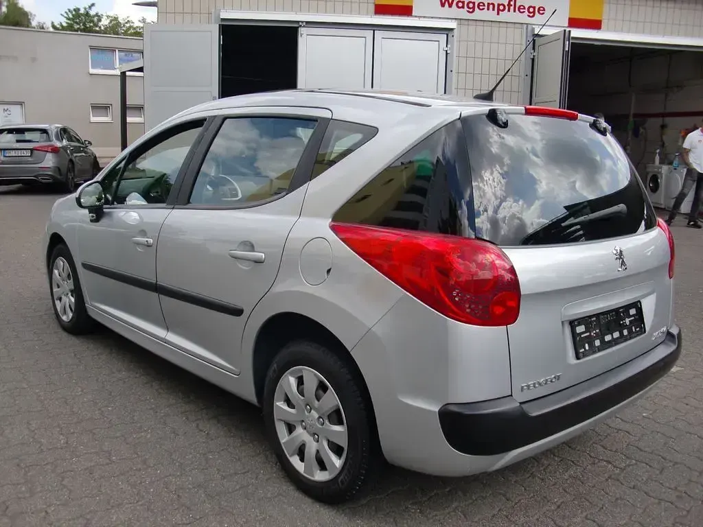 Gebraucht Peugeot 207 Premium 120 PS (88 kW) 2009 Silber Kombi