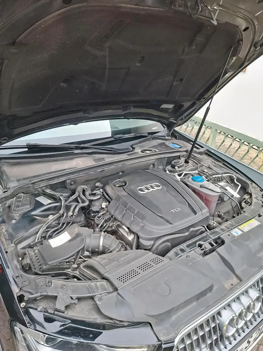 Gebraucht Audi A4 177 PS (130 kW) 2014 Schwarz Limousine