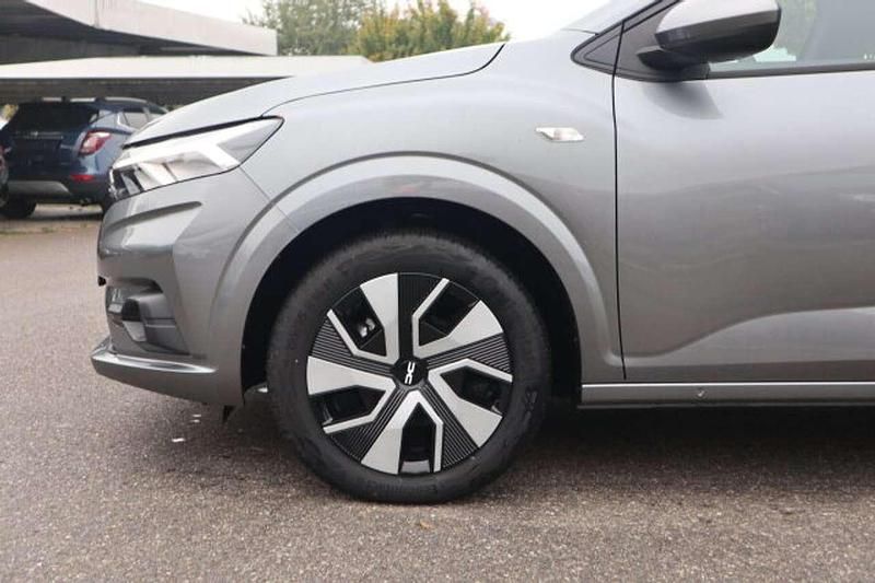 Gebraucht Dacia Logan Expression 90 PS (66 kW) 2024 Dolomit grey Limousine