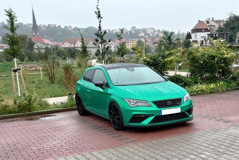 Rot Gebraucht 2017 Seat Leon FR Limousine | 16.000 € (Fairer Preis) - Bild 1/4