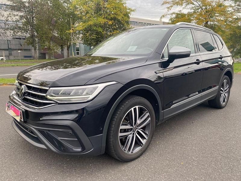 Schwarz Gebraucht 2022 VW Tiguan Allspace Life SUV | 23.200 € (Fairer Preis) - Bild 1/4