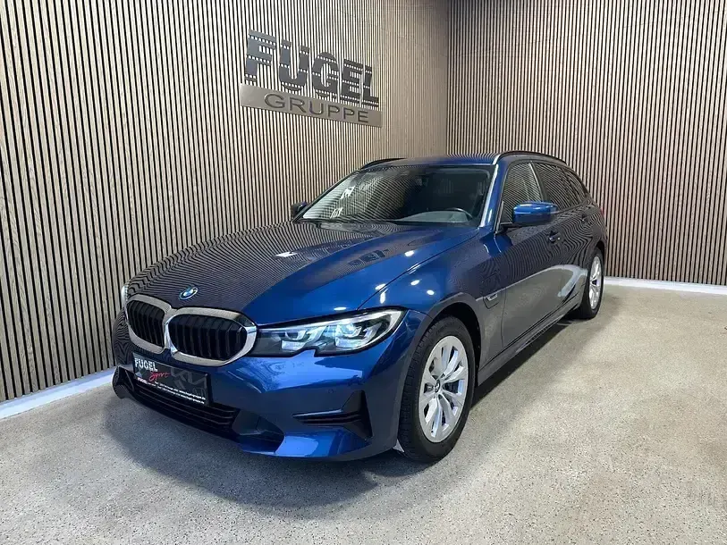 Gebraucht BMW 330e Advantage 2022 Phytonicblau metallic Kombi
