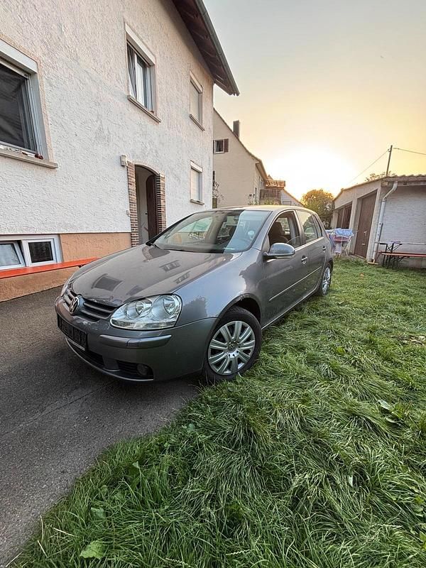 Grau Gebraucht 2007 VW Golf V Edition Limousine | 2.200 € (Fairer Preis) - Bild 1/4