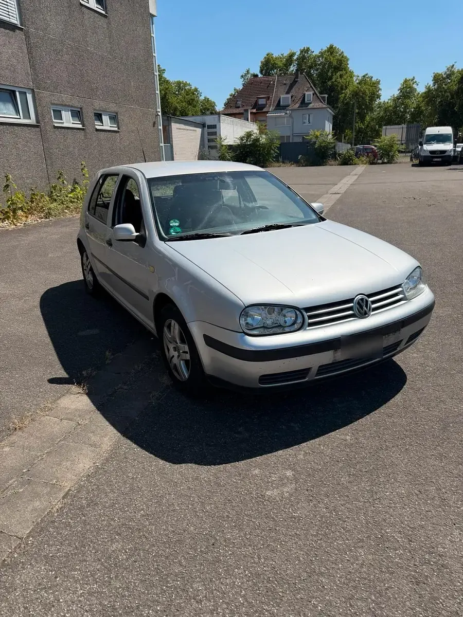 Gebraucht VW Golf IV 105 PS (77 kW) 2000 Silber Kleinwagen