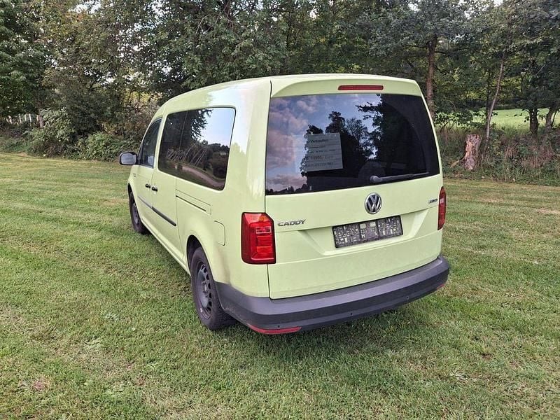 Grün Gebraucht 2019 VW Caddy Maxi Van / Kleinbus | 12.950 € (Guter Preis) - Bild 1/4