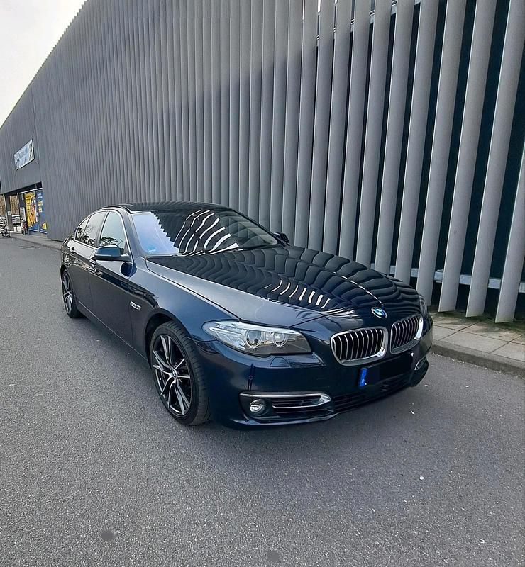 Blau Gebraucht 2015 BMW 525 Limousine | 16.900 € (Fairer Preis) - Bild 1/4